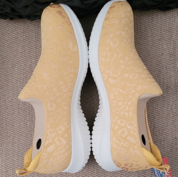 SKECHERS ULTRA FLEX JACQUARD YELLOW WEEKEND TRIP WIDE FIT SLIP ON SHOES - Picture 4 of 11
